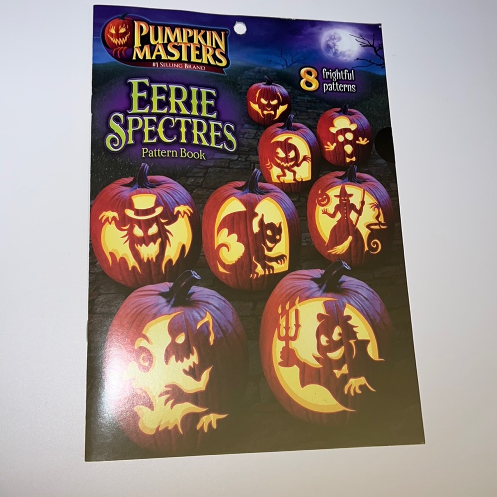 NWT 8pc Eerie Spectres pumpkin Pattern Book